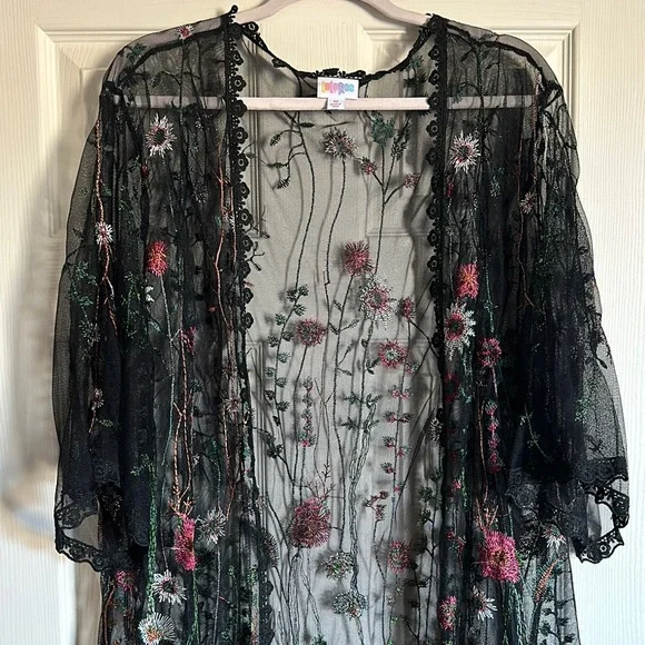 Chloe Cover - Picture 1 of 4